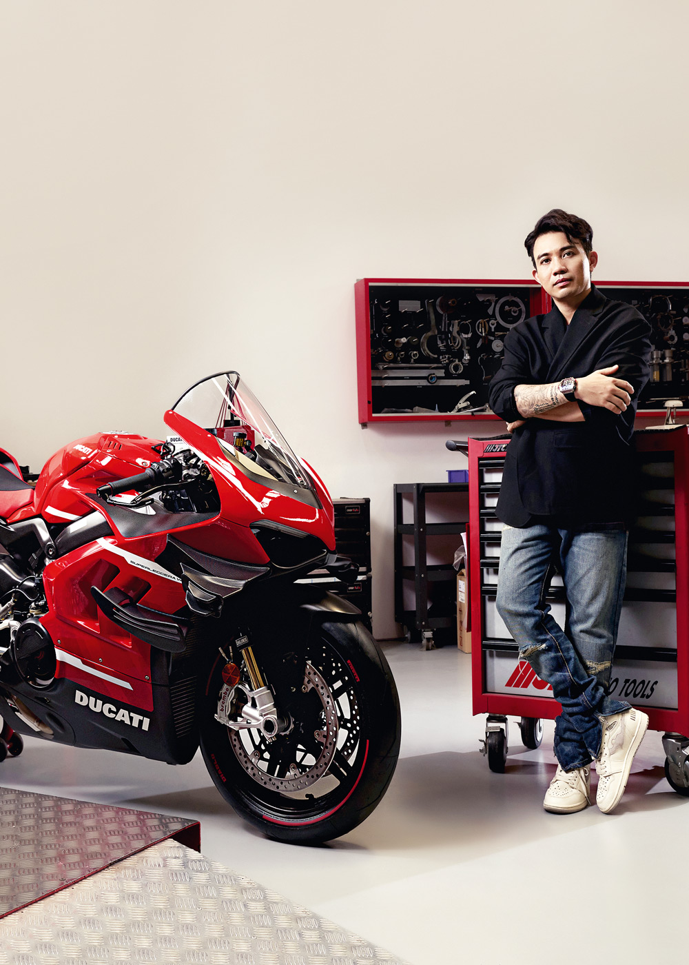 Doanh nhân Phạm Trần Nhật Minh – Người sở hữu chiếc Ducati Superleggera V4 độc nhất tại Việt Nam